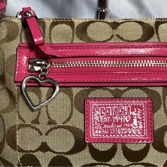 Coach Poppy Daisy Khaki Signature C with Raspberry Leather Swingpack EUC - Picture 3 of 14